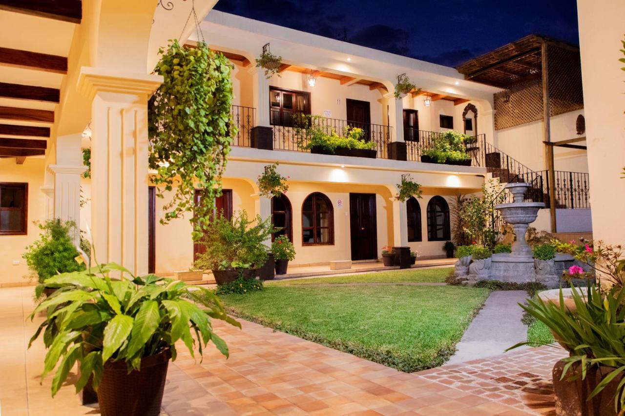 Nico Hotel Antigua Buitenkant foto