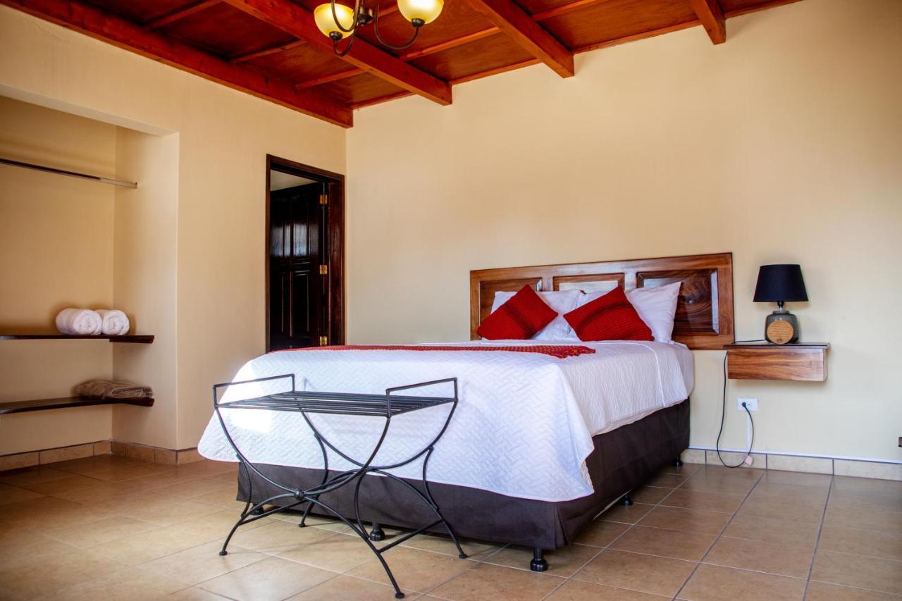 Nico Hotel Antigua Buitenkant foto